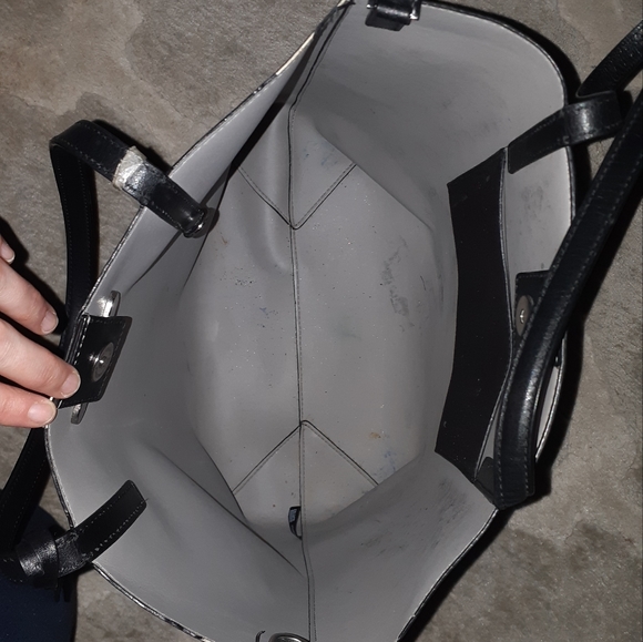 Michael Kors bag - Picture 2 of 2